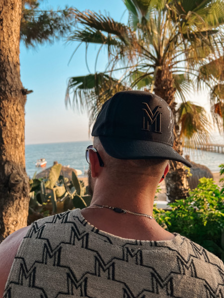 Czarna Czapka Splash