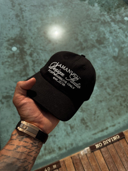 Czapka Design Studio Czarna