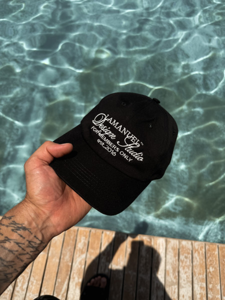 Czapka Design Studio Czarna